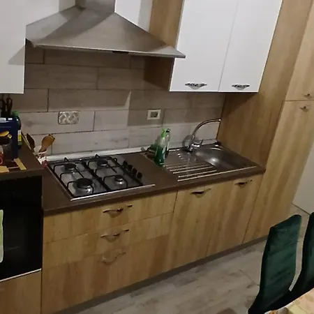 Controvento Near Train Station 公寓 *