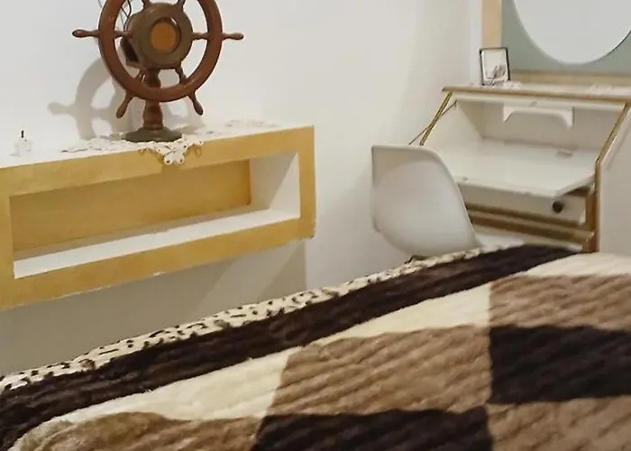 Controvento Near Train Station * La Spezia